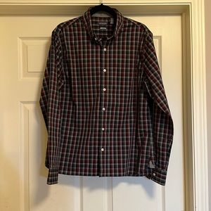 Van Heusen large button down top. In great condition.
